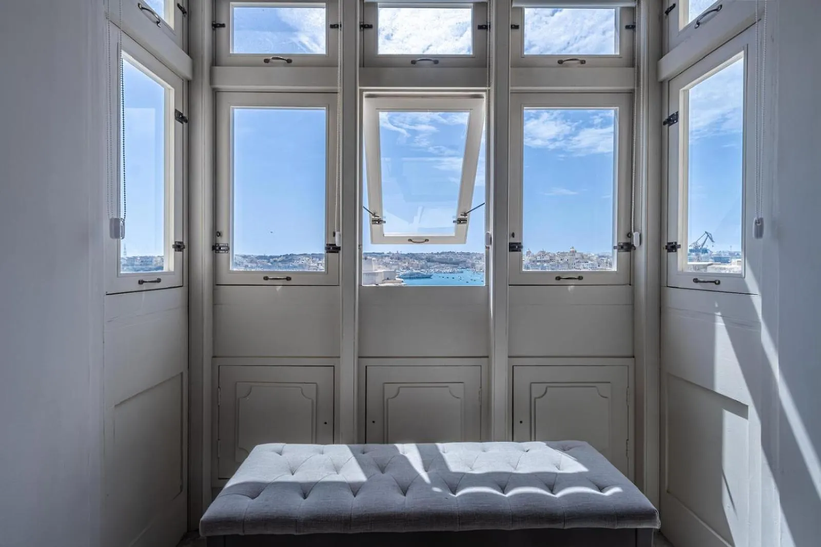 Stylish Seaview Valletta House Apartment